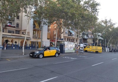 Parada de taxis del passeig de Joan de Borbó, 11