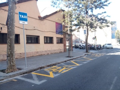 Parada de taxis carrer Badajoz