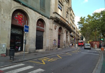 Nova parada de taxis a la Rambla, 27